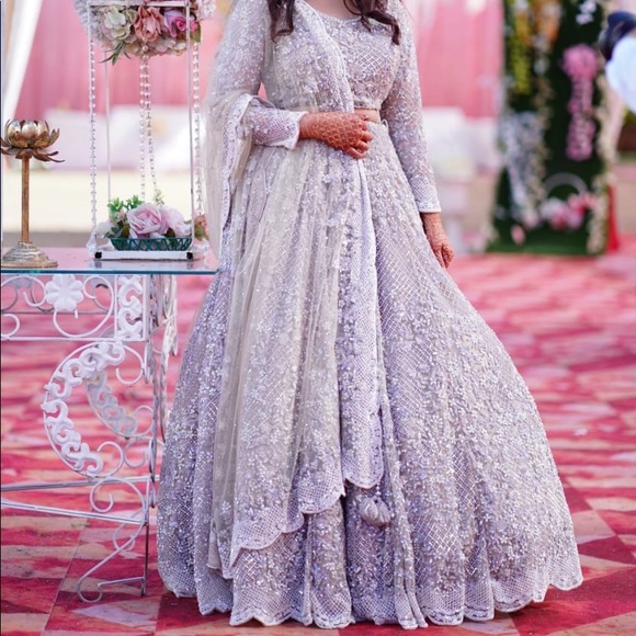 Beautiful Beige & Silver coloured bridal and/or party lehenga. - Picture 7 of 7